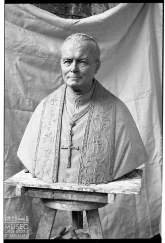 Busto di papa Giovanni Paolo II di Enrico Manfrini