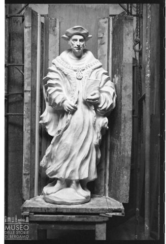 Statua di Enrico Manfrini