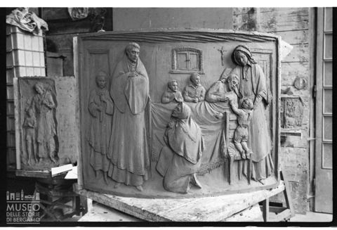 Rilievo scultoreo di Enrico Manfrini