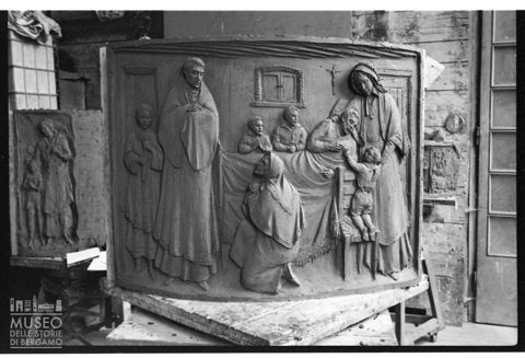 Rilievo scultoreo di Enrico Manfrini