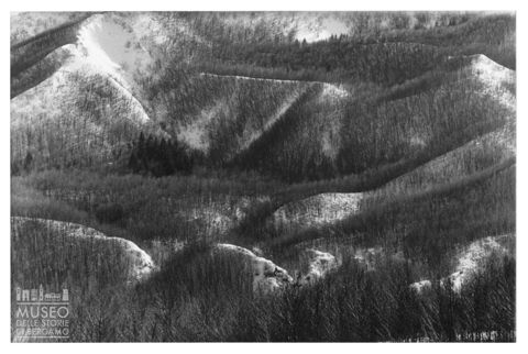 Il crinale appenninico innevato tra il Frignano e la Garfagnana