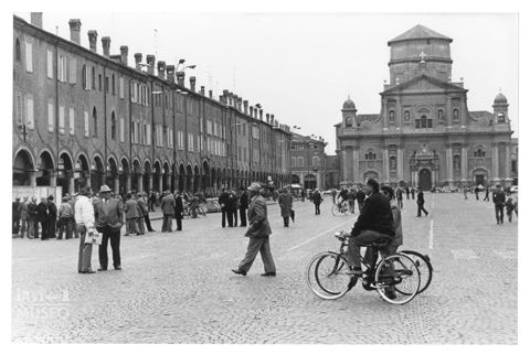 La piazza dei Martiri a Carpi