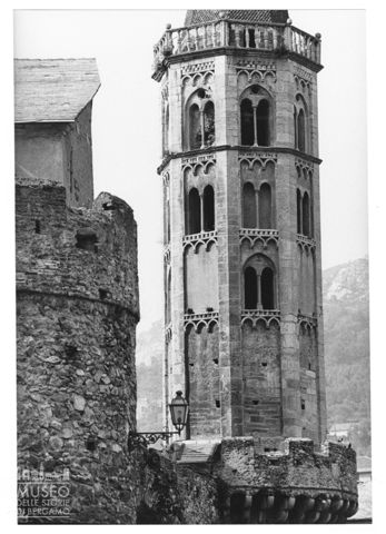 Il campanile della Basilica di San Biagio a Finalborgo