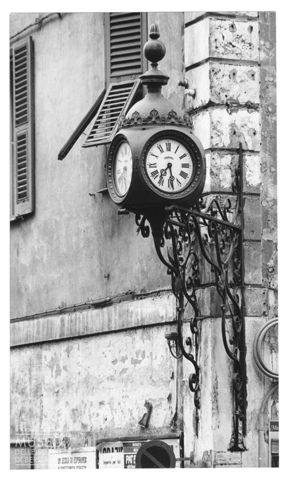 Un orologio pubblico a Porto Maurizio