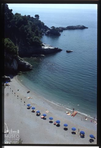 Veduta di una spiaggia di Fiascherino