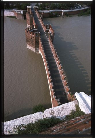 Il Ponte Scaligero sull'Adige a Verona visto dal Castelvecchio