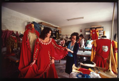 Prova del costume per la rievocazione storica della 
