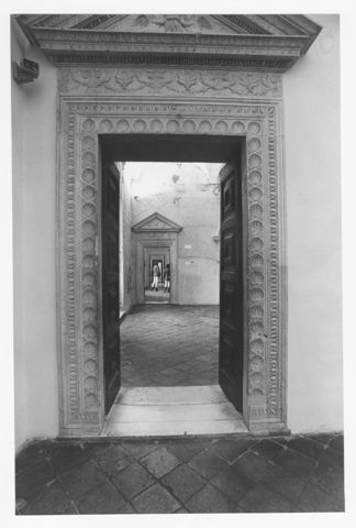 Portale del salone della Jole nel Palazzo Ducale di Urbino