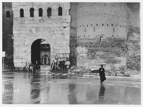 Porta Latina a Roma