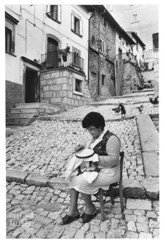 Ricamatrice a Pescocostanzo