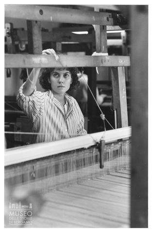 Laboratorio di tessitura manuale a Carimate