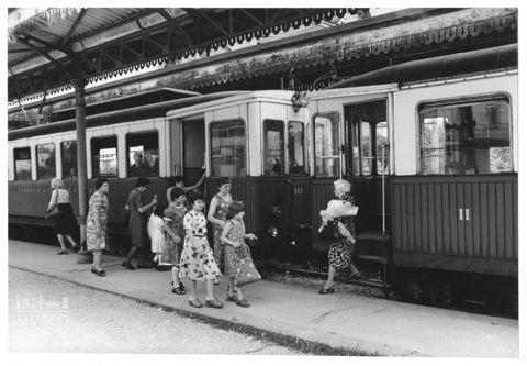 Un treno in stazione