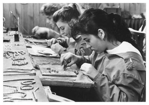 Produzione di gioielli nell'oreficeria di Silvano Rossi a Vicenza