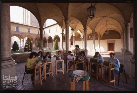 Lezione di ricamo a Forlì