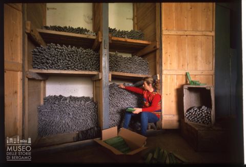 Laboratorio di produzione delle pietre coti a Pradalunga