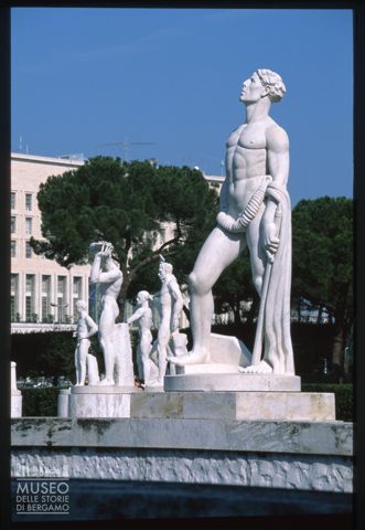 Statue nello Stadio dei Marmi a Roma