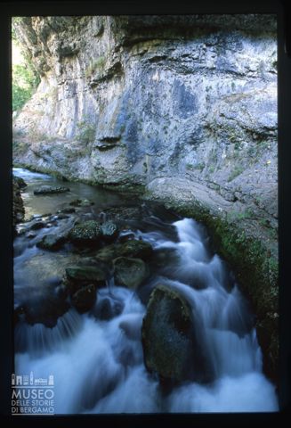 Una cascata del fiume Orfento a Caramanico Terme