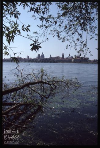 Mantova vista dal Lago Inferiore