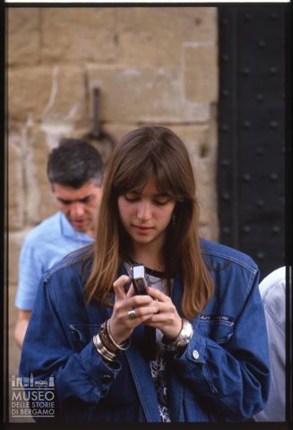 Ritratto di ragazza nei pressi di Ponte Vecchio a Firenze
