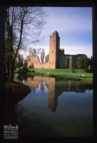 Le rovine della Rocca dei Tempesta a Noale