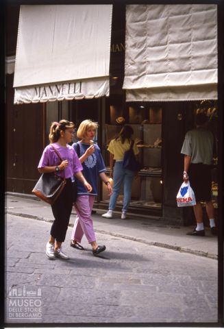 Passeggio lungo Ponte Vecchio a Firenze
