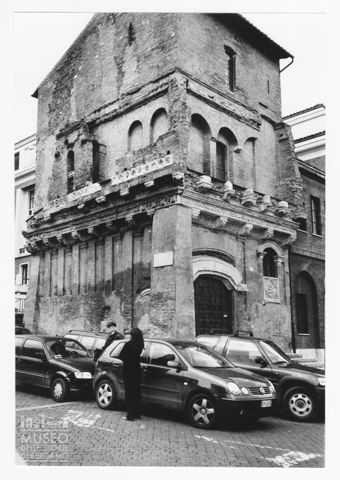 La Casa dei Crescenzi a Roma