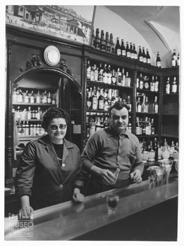 L'interno della Vineria Cozzi in Città Alta a Bergamo