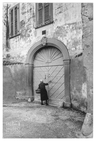 Il portale di un palazzo settecentesco ad Ambivere