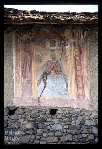 Abitazione con affresco votivo a Novate Mezzola