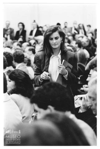 Ritratto di un'addetta alle aste alla Finarte di Milano