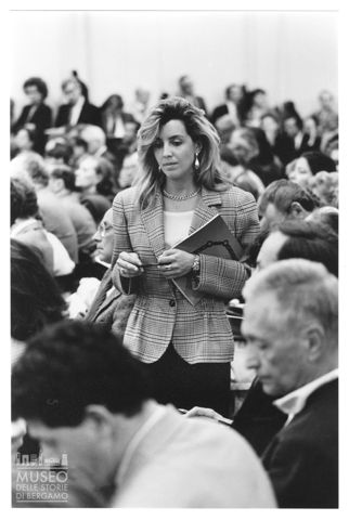 Ritratto di un'addetta alle aste alla Finarte di Milano