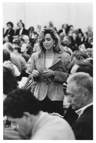 Ritratto di un'addetta alle aste alla Finarte di Milano