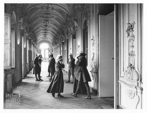 Comparse nella galleria del Palazzo Pianetti-Tesei a Jesi