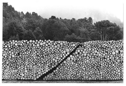 Cataste di legna sul Passo del Lucomagno