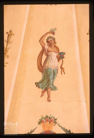 Particolare della decorazione del soffitto della sala del Teatro Sociale di Canzo