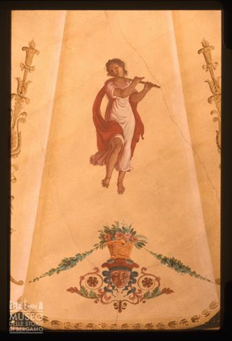 Particolare della decorazione del soffitto della sala del Teatro Sociale di Canzo