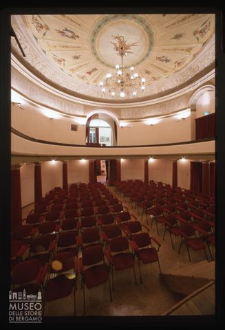 La sala del Teatro Sociale di Canzo