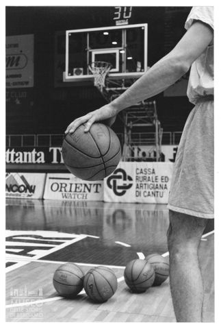 Pallacanestro al Palasport Pianella di Cantù