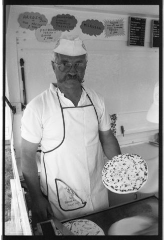 Un maestro della piadina a Pinarella di Cervia