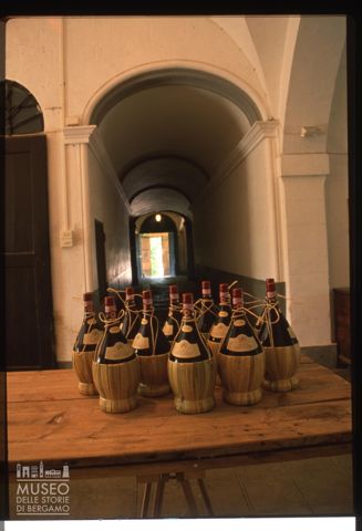 Fiaschi nella Villa di Aiola a Vagliagli