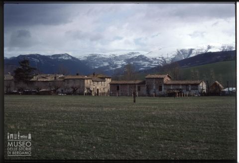 Gruppo di cascine a Pontelatrave