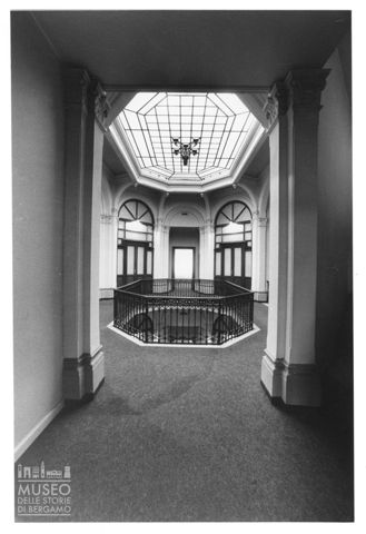 L'interno degli uffici della fabbrica nel Villaggio Operaio di Crespi d'Adda