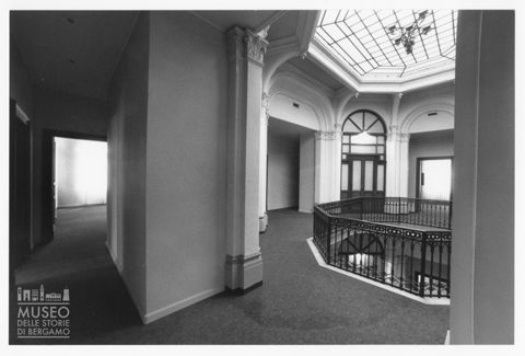 L'interno degli uffici della fabbrica nel Villaggio Operaio di Crespi d'Adda