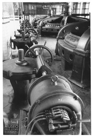 La sala degli alternatori nella centrale idroelettrica del Villaggio Operaio di Crespi d'Adda