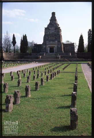 Veduta del cimitero di Crespi d'Adda
