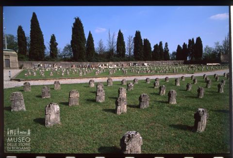 Veduta del cimitero di Crespi d'Adda