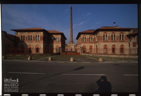 Gli edifici destinati agli uffici della fabbrica nel Villaggio Operaio di Crespi d'Adda