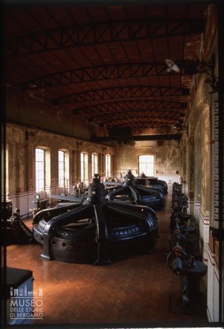 La sala degli alternatori nella centrale idroelettrica del Villaggio Operaio di Crespi d'Adda
