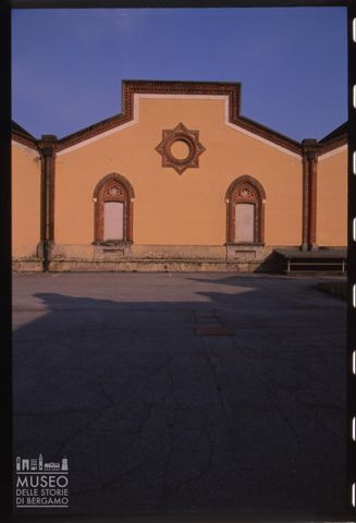 L'esterno del Cotonificio Benigno Crespi nel Villaggio Operaio di Crespi d'Adda