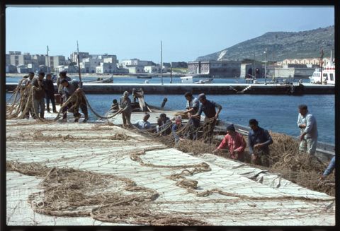 La preparazione dell'attrezzatura per la mattanza dei tonni nella Tonnara Florio di Favignana